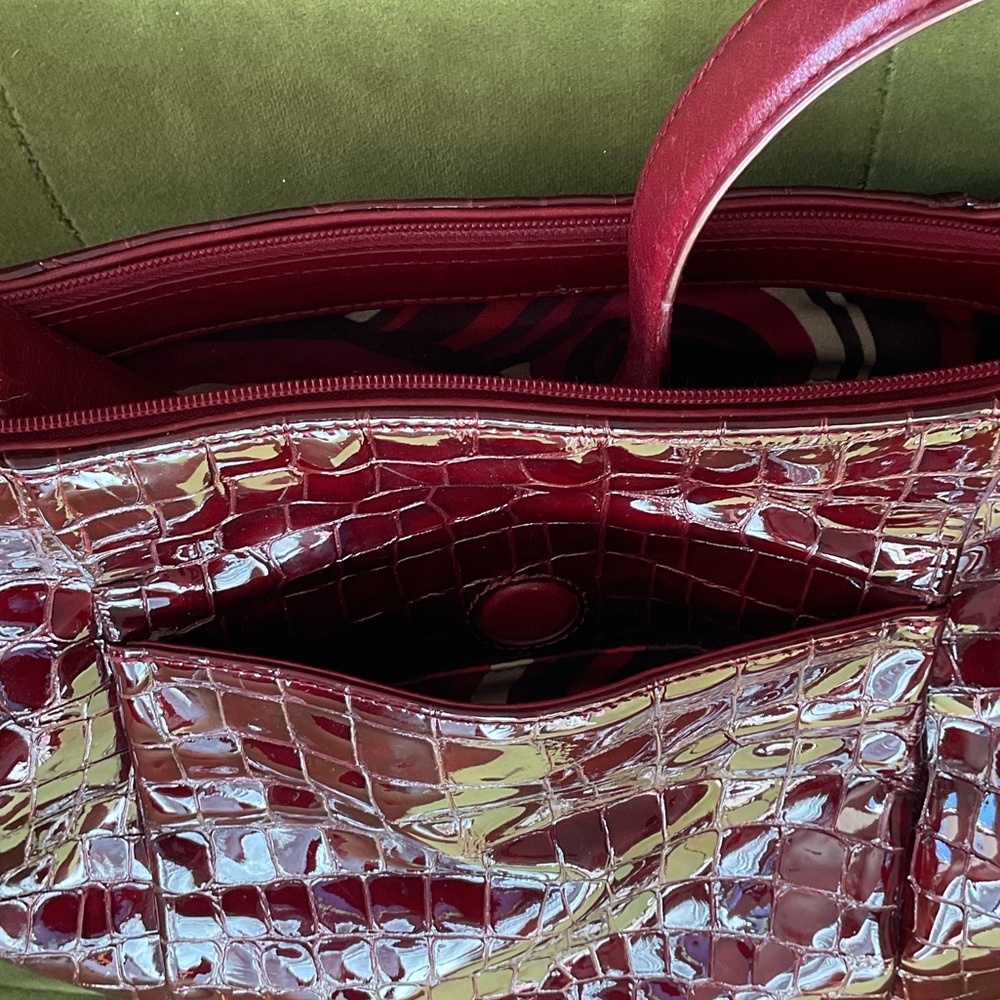 💜Brighton Burgundy Croc-Embossed Shoulder Bag - Picture 2 of 6